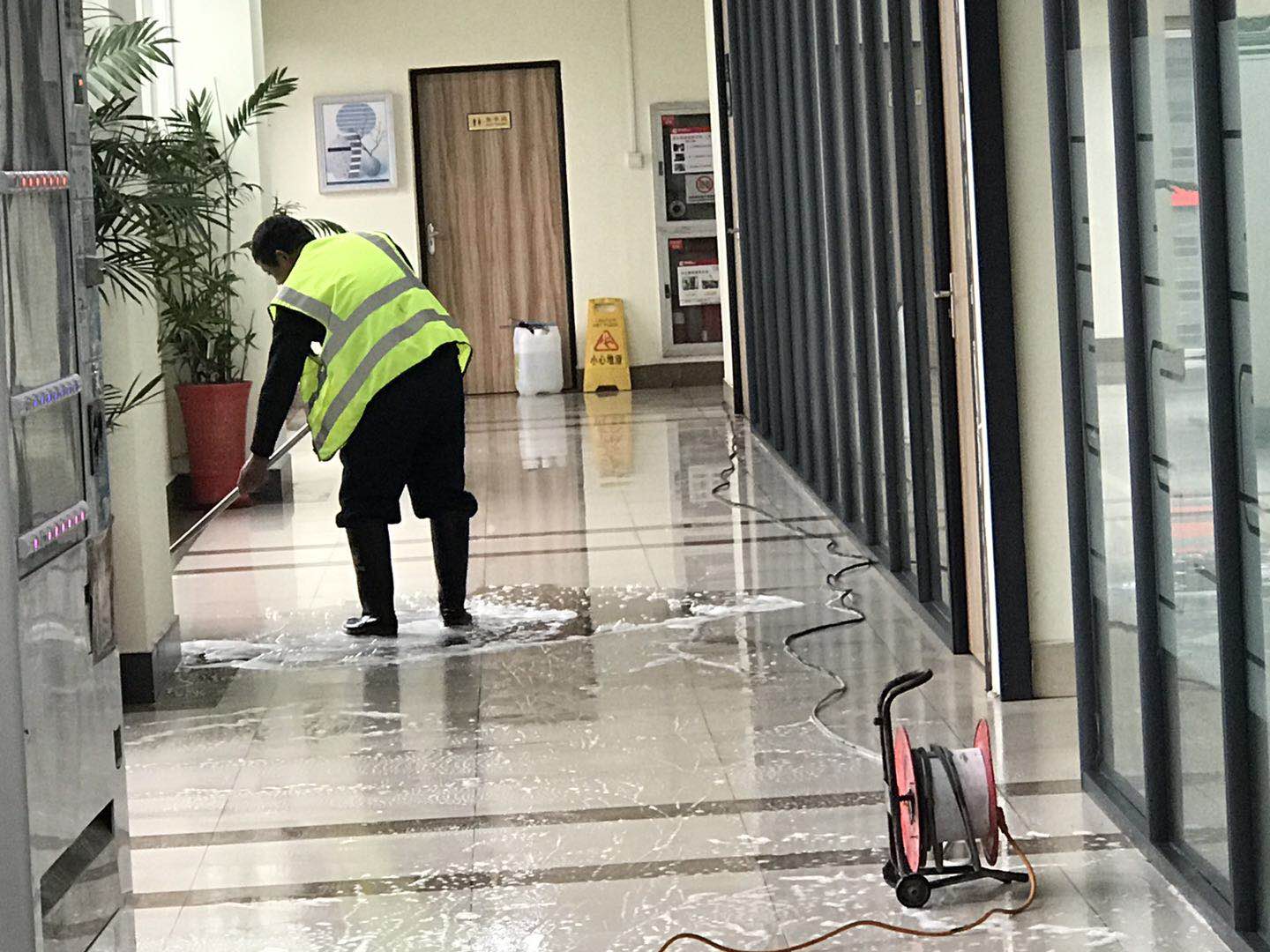 瓷砖地面防滑处理